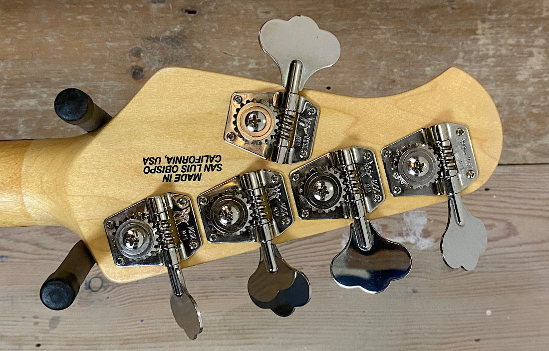 Ernie Ball Music Man StingRay5 (Faded Off White)