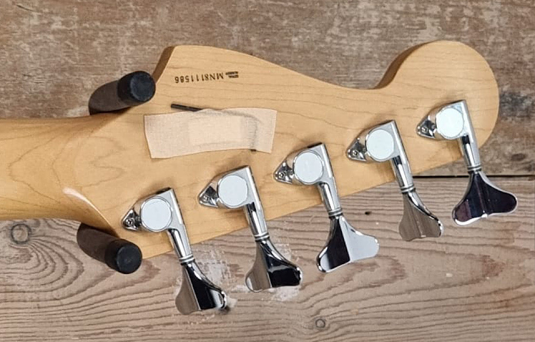 Fender Jazz Deluxe V JG009