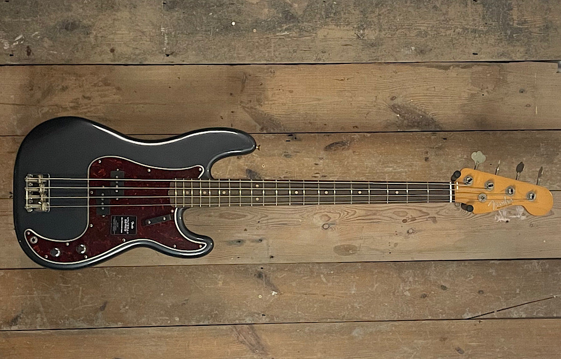 Fender Limited Edition Vintera II Road Worn '60s Precision Bass