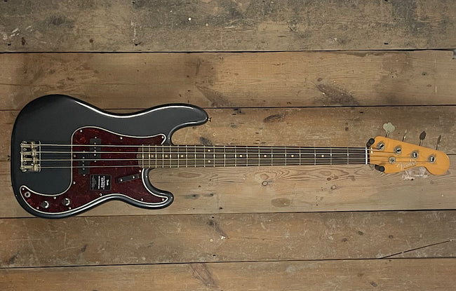 Fender Limited Edition Vintera II Road Worn '60s Precision Bass