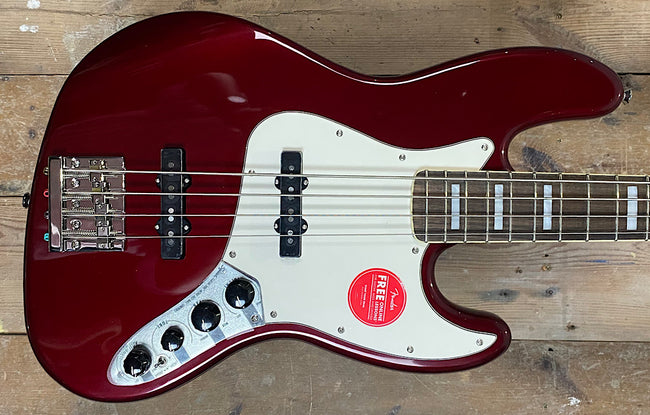 Squier Limited Edtion Classic Vibe™ Active '70s Jazz Bass® Candy Apple Red
