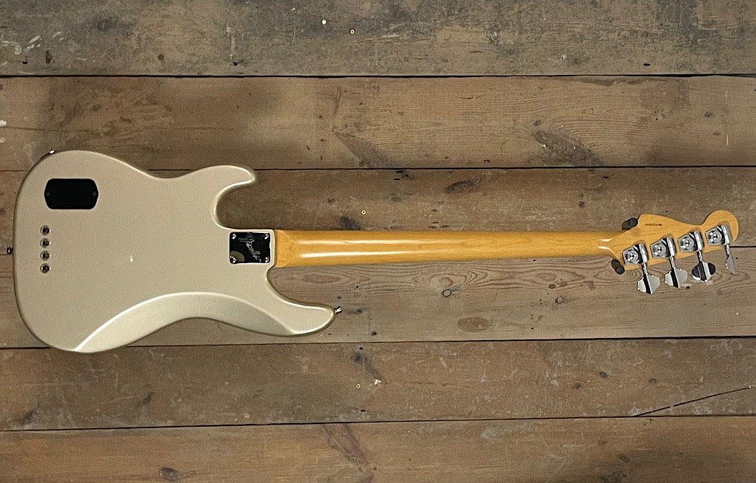 Fender Deluxe Precision