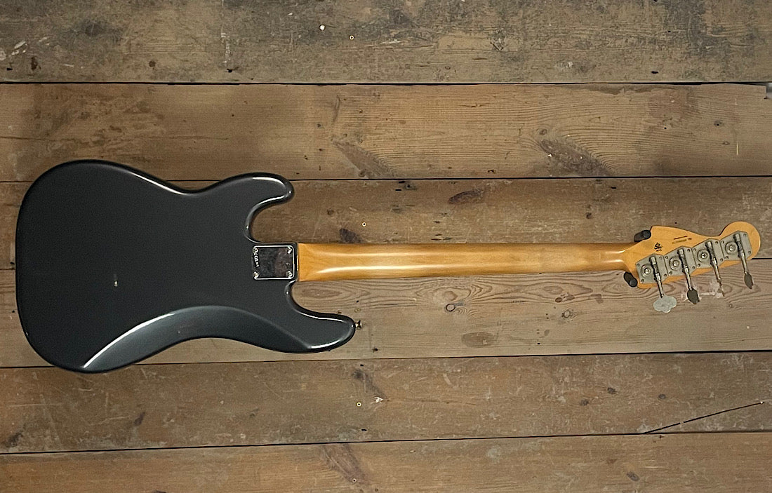 Fender Limited Edition Vintera II Road Worn '60s Precision Bass