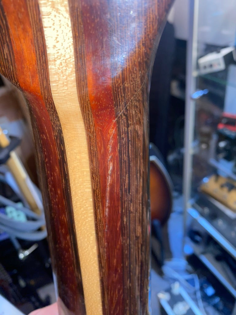 Shuker 6 String Fretless