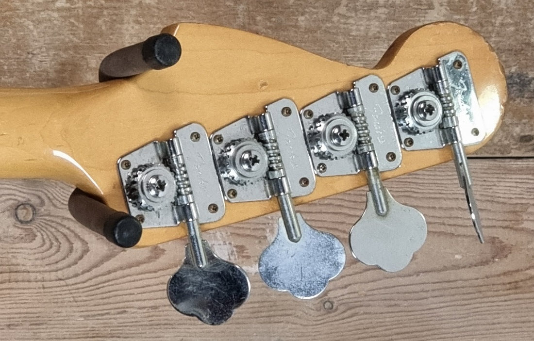 Fender Precision 1979 Heavily Modified Fretless