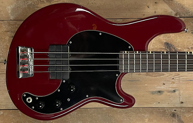 Status Groove Red