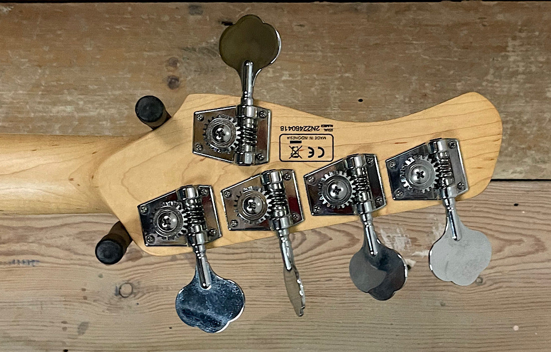 Sire P7 Fretless V (Pre-Owned)