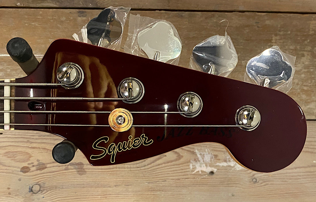 Squier Limited Edtion Classic Vibe™ Active '70s Jazz Bass® Candy Apple Red