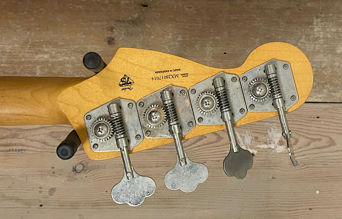 Fender Limited Edition Vintera II Road Worn '60s Precision Bass