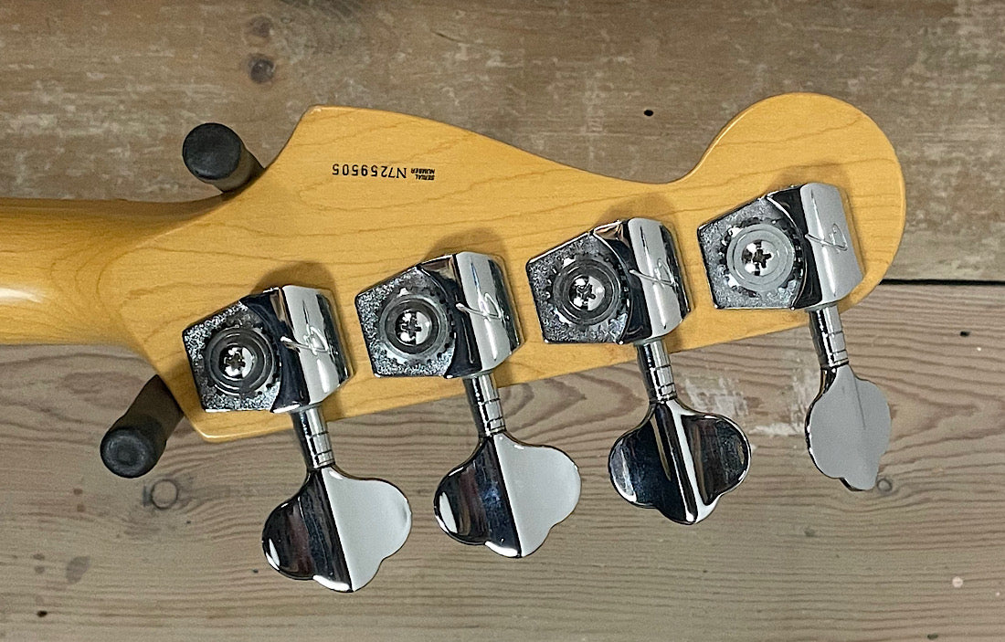 Fender Deluxe Precision