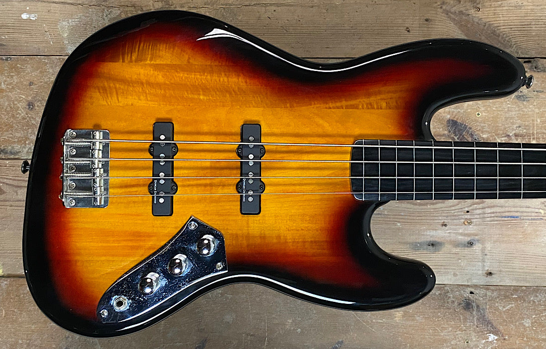 【10439】 Squier Fretless Jazz Bass 10439 Squier Fretless Jazz Bass | eBay