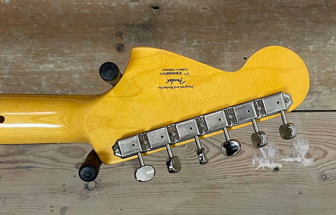 Squier Bass VI Antigua (Pre-Owned)
