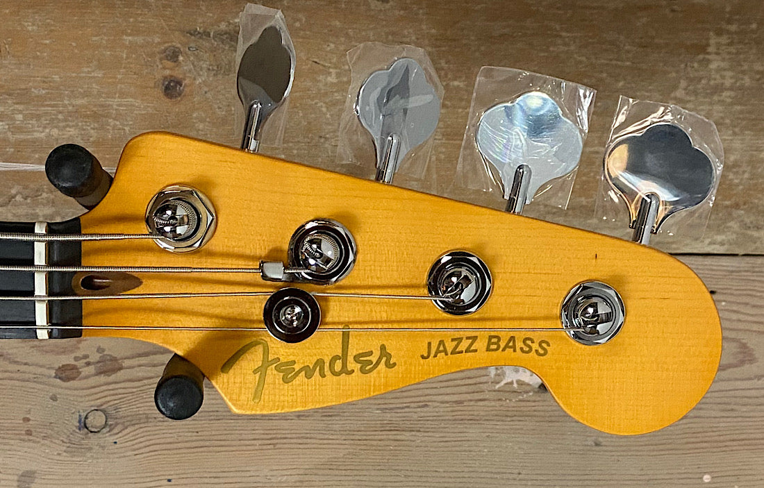 Fender American Ultra II Jazz Texas Tea