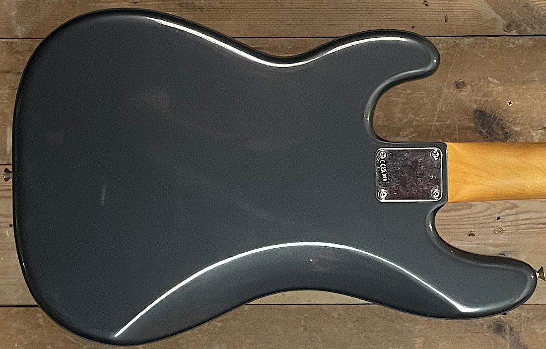 Fender Limited Edition Vintera II Road Worn '60s Precision Bass