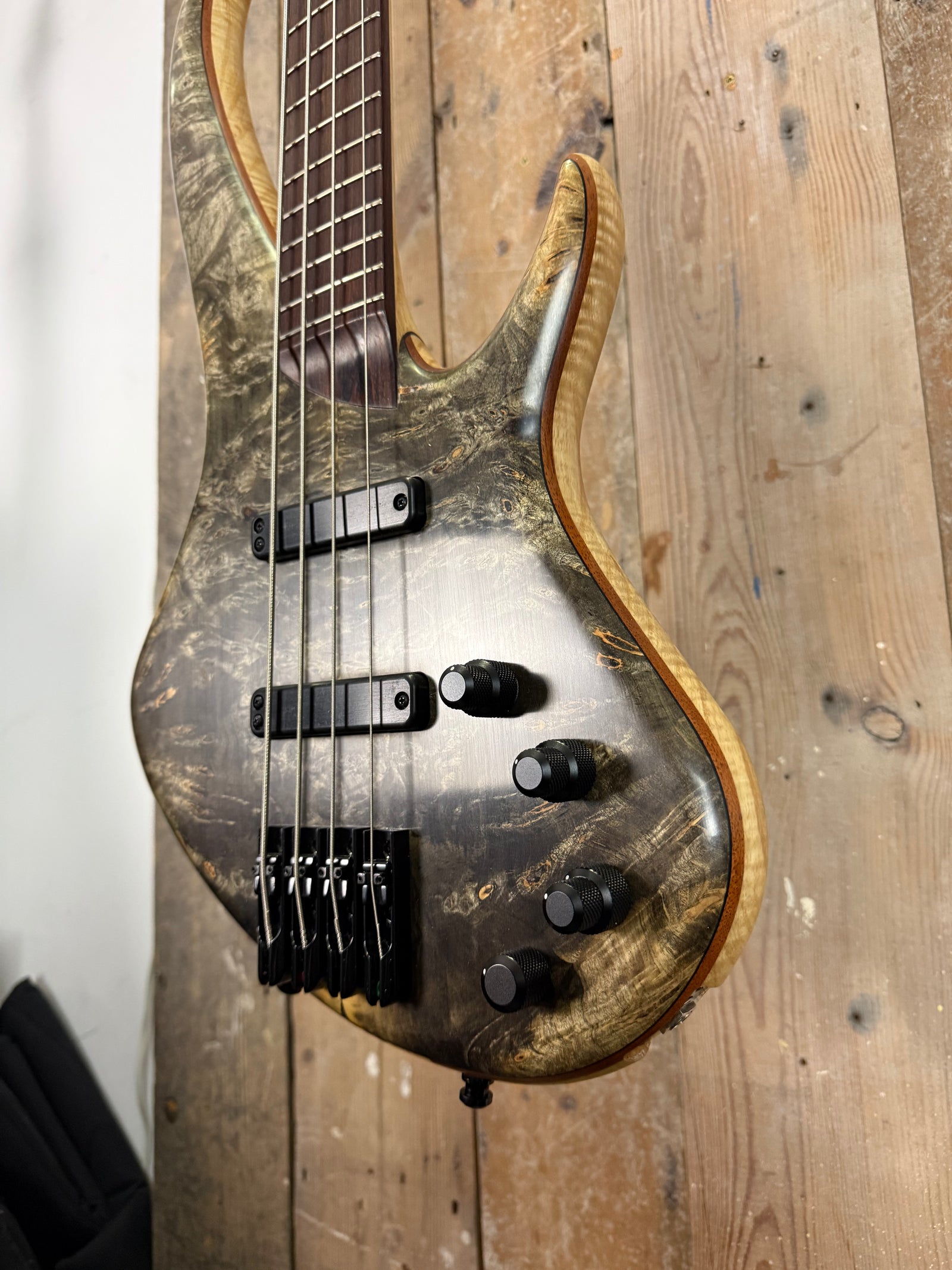 Sei Flamboyant offset 4 string