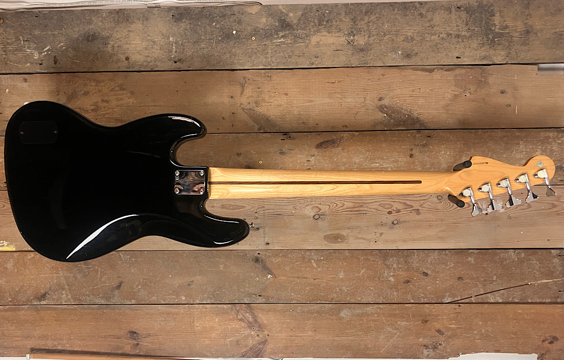 Fender Jazz MIM V