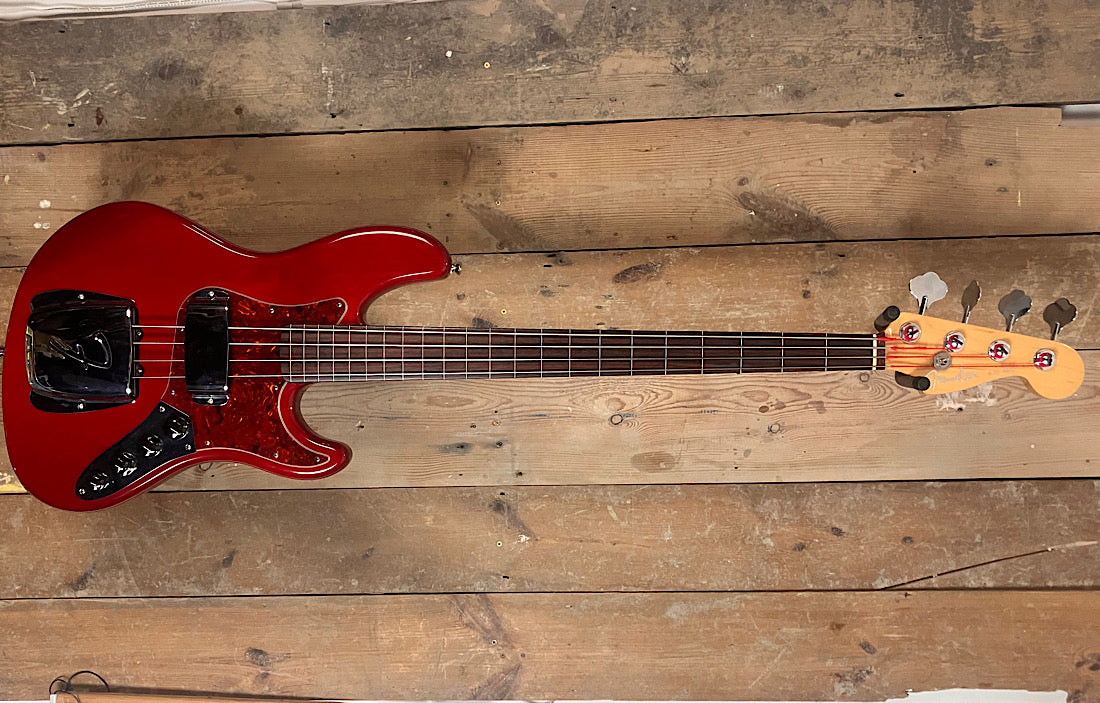 Fender Deluxe Jazz Fretless