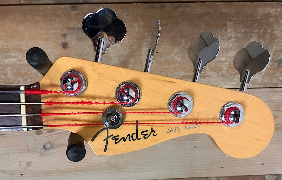 Fender Deluxe Jazz Fretless