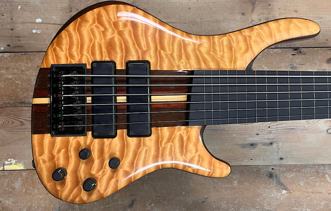 Shuker 6 String Fretless