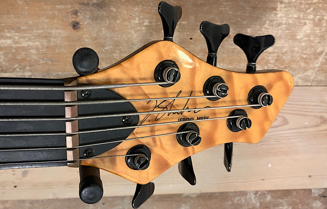 Shuker 6 String Fretless