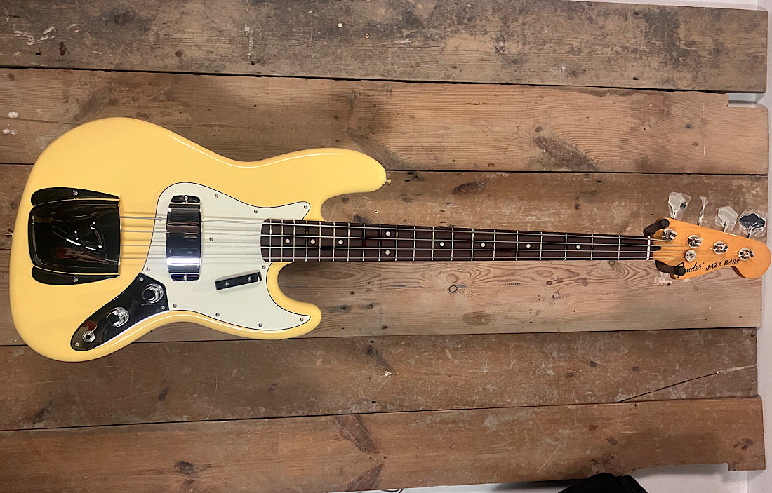 Fender Jazz Laura Lee Signature