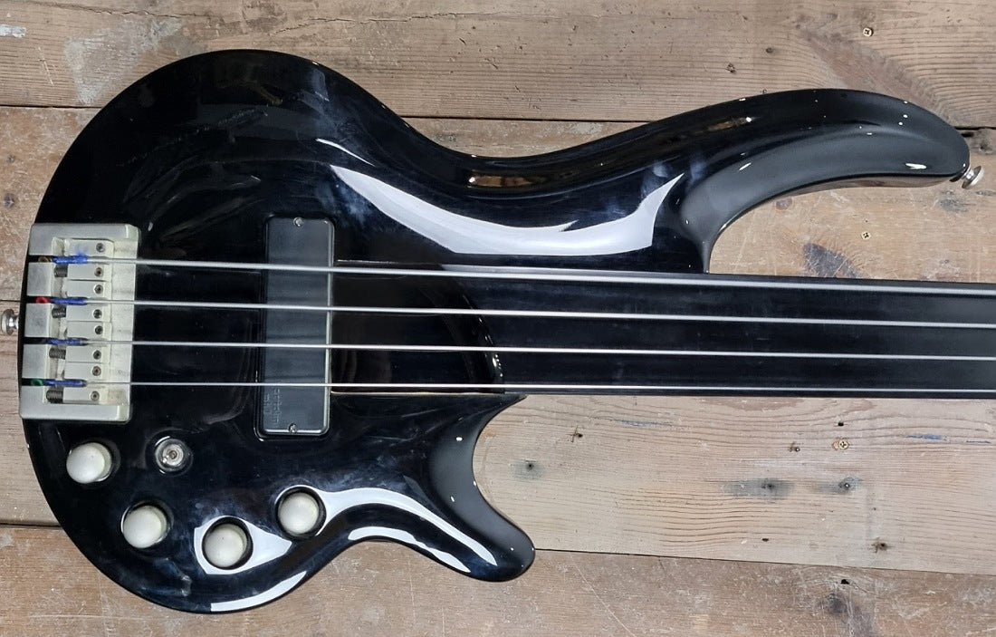 Cort Curbow Fretless Bass