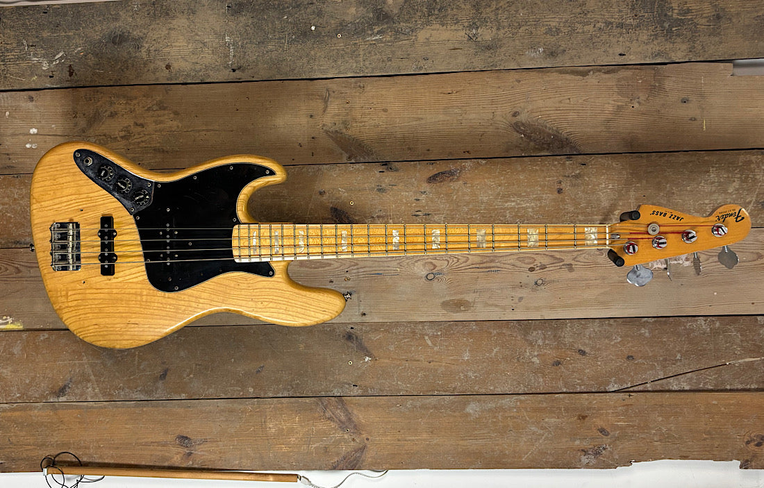 Fender Jazz '77