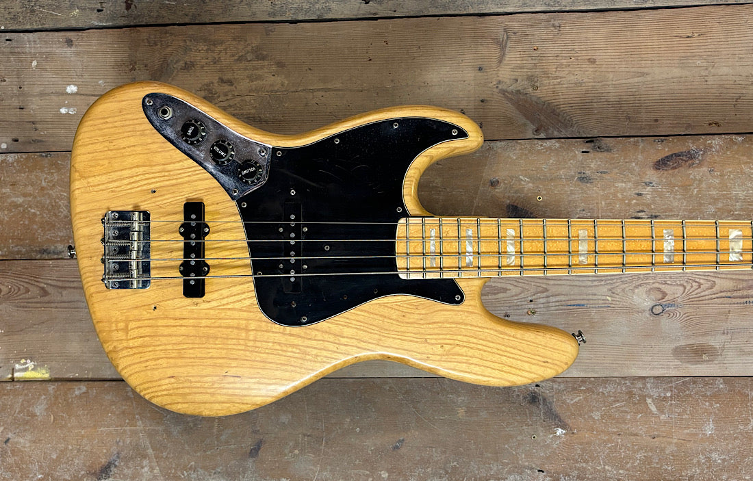 Fender Jazz '77