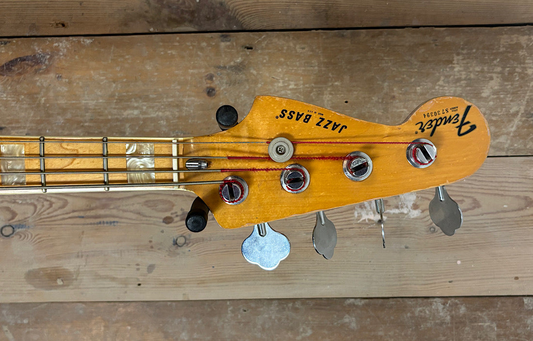 Fender Jazz '77