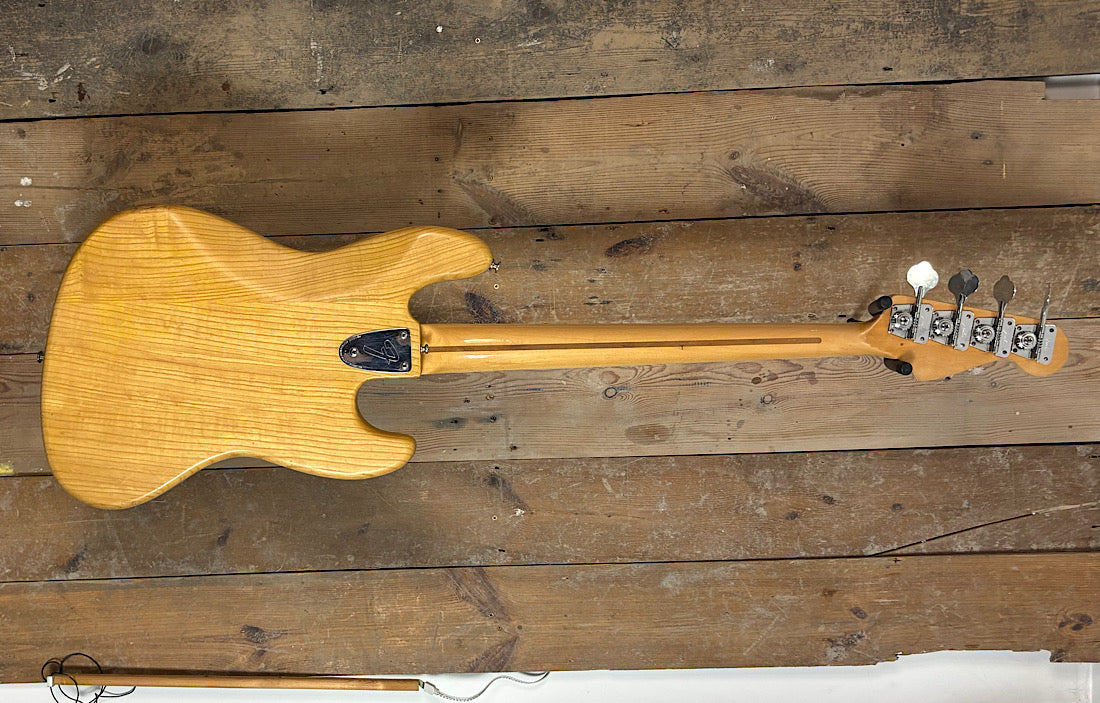 Fender Jazz '77