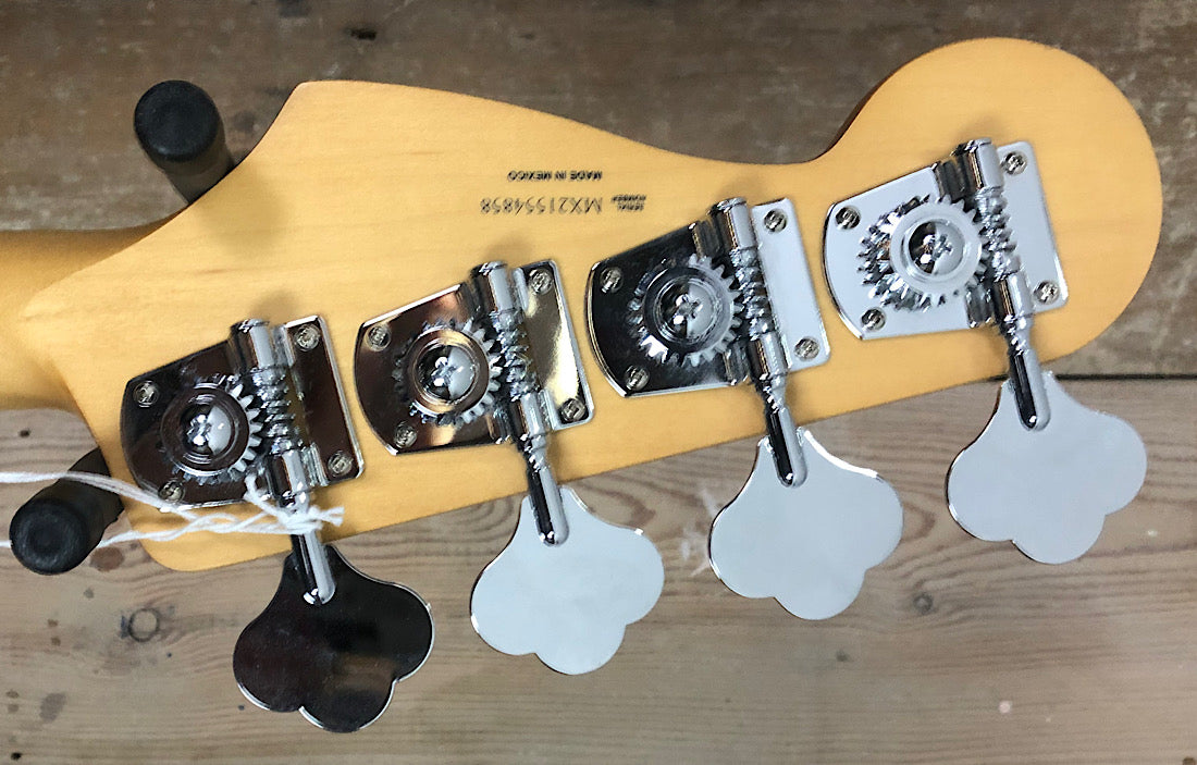 Fender Player Plus Active Meteora Bass MN, 3-Color Sunburst