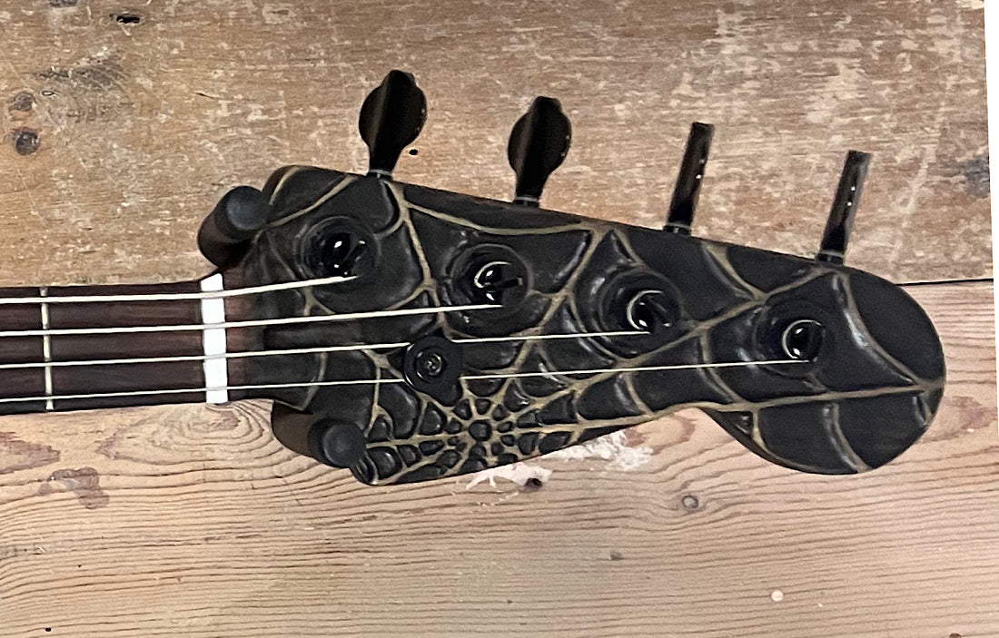 B&G Art Carved Spider Bass