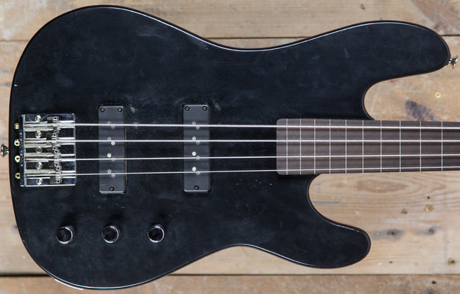 Logan Fretless - The Bass Gallery