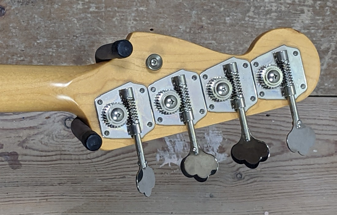Fender AVRI 62 Candy Apple Red 2006